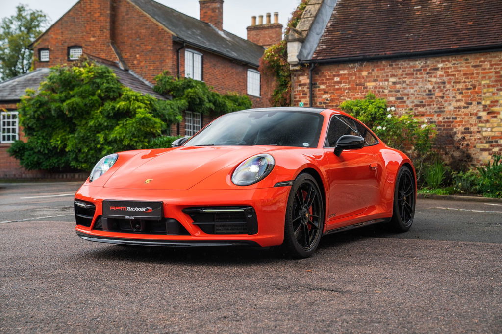 Porsche 992 Carrera 4 GTS