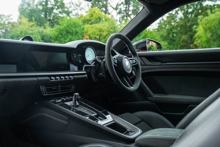 Porsche 992 Carrera 4 GTS