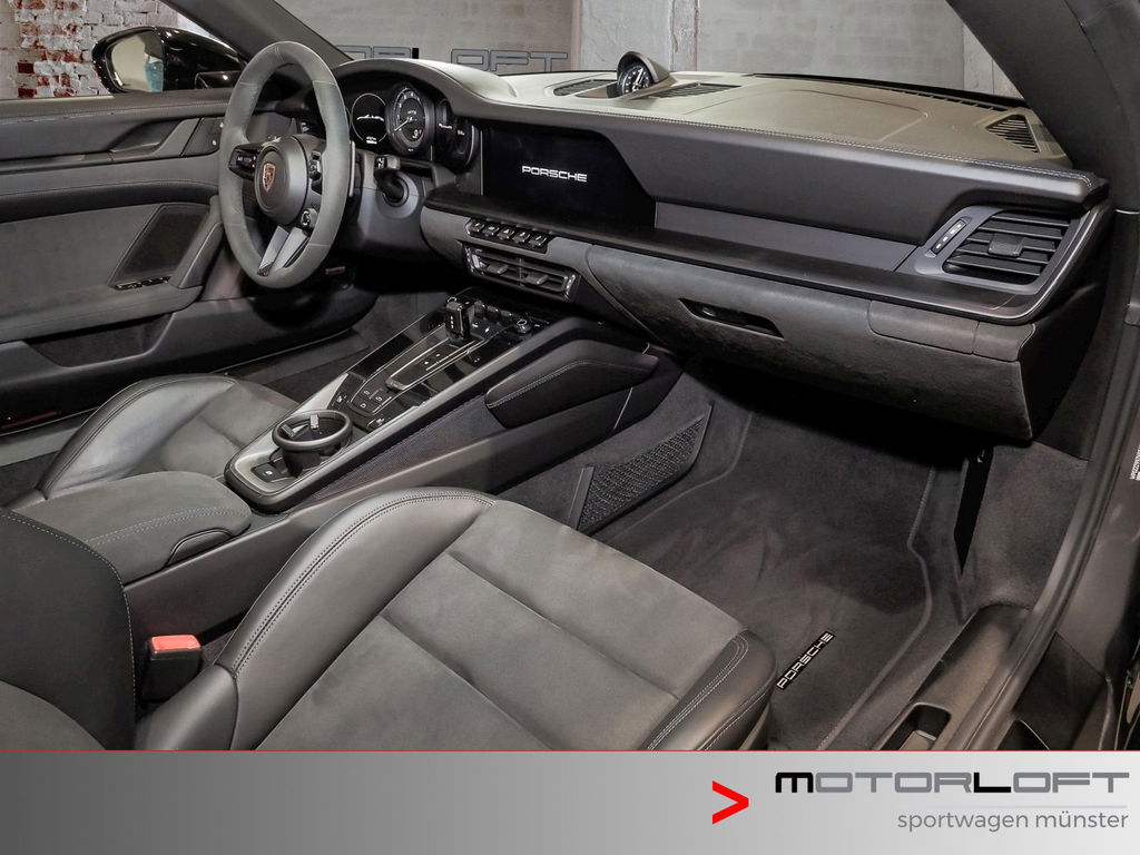 Porsche 992 Carrera GTS