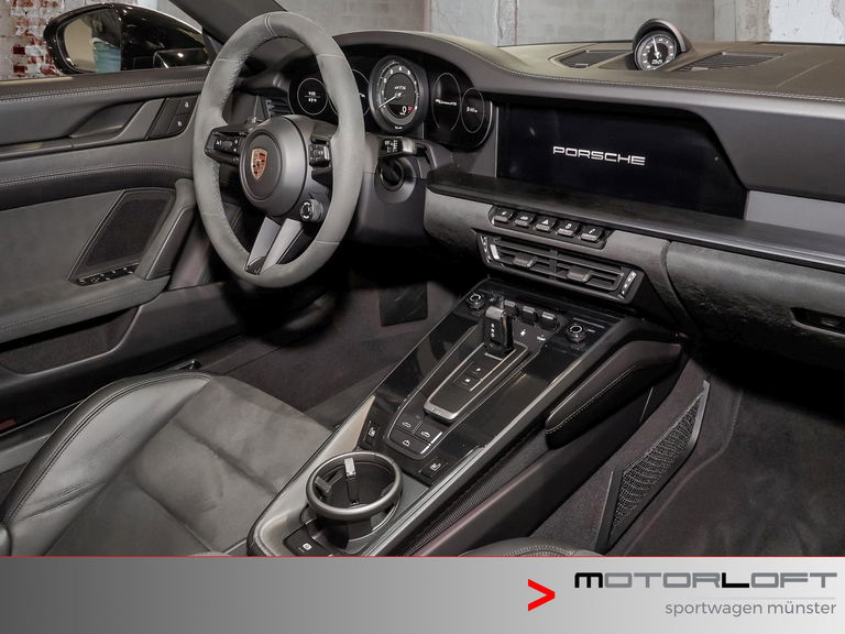 Porsche 992 Carrera GTS