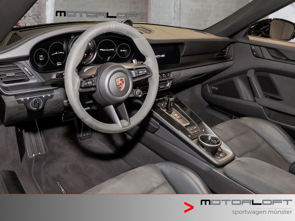 Porsche 992 Carrera GTS