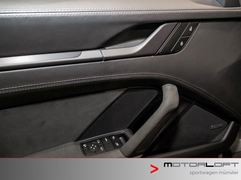 Porsche 992 Carrera GTS