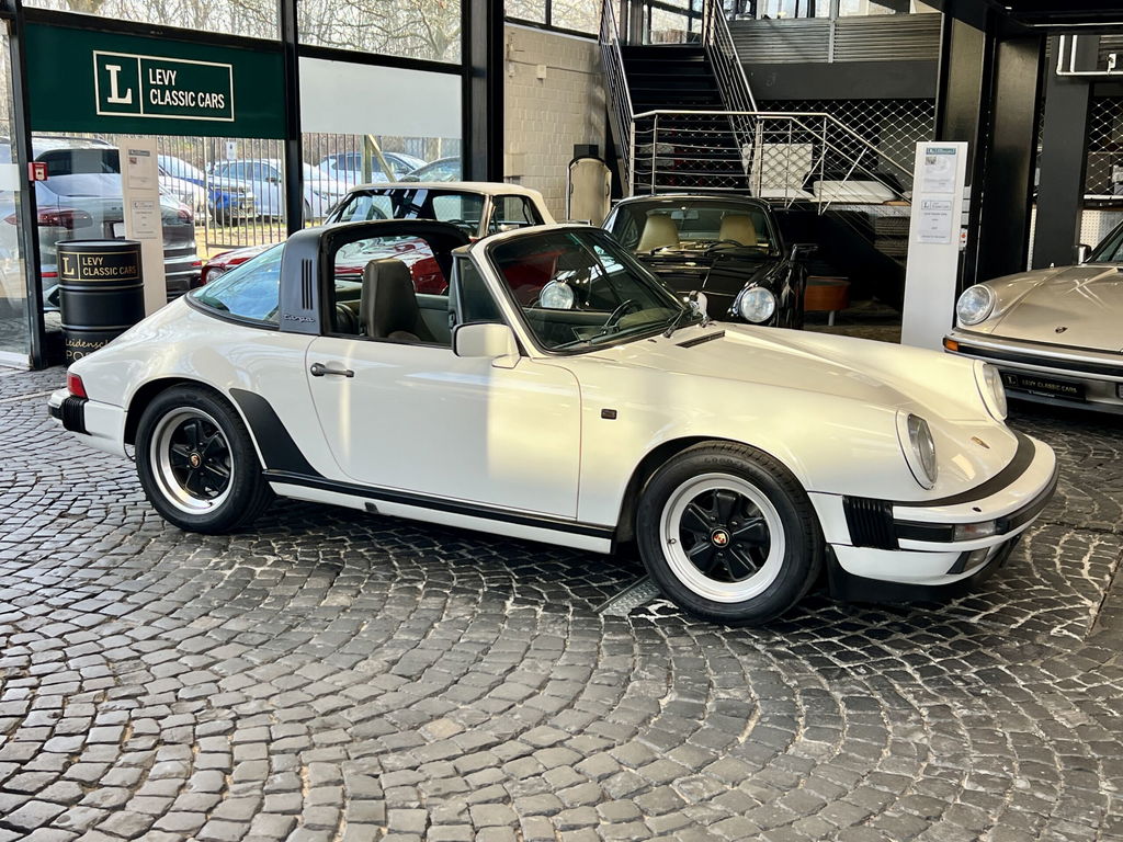 Porsche 911 Carrera 3.2