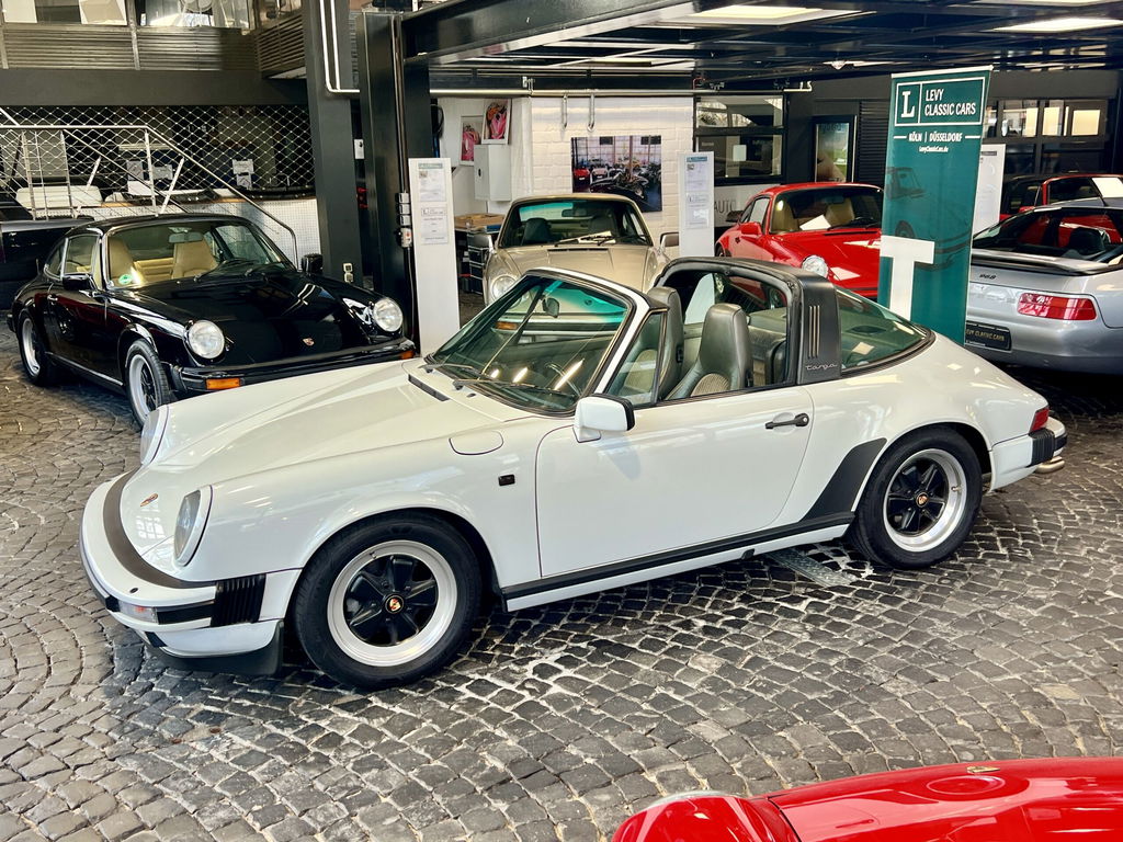 Porsche 911 Carrera 3.2