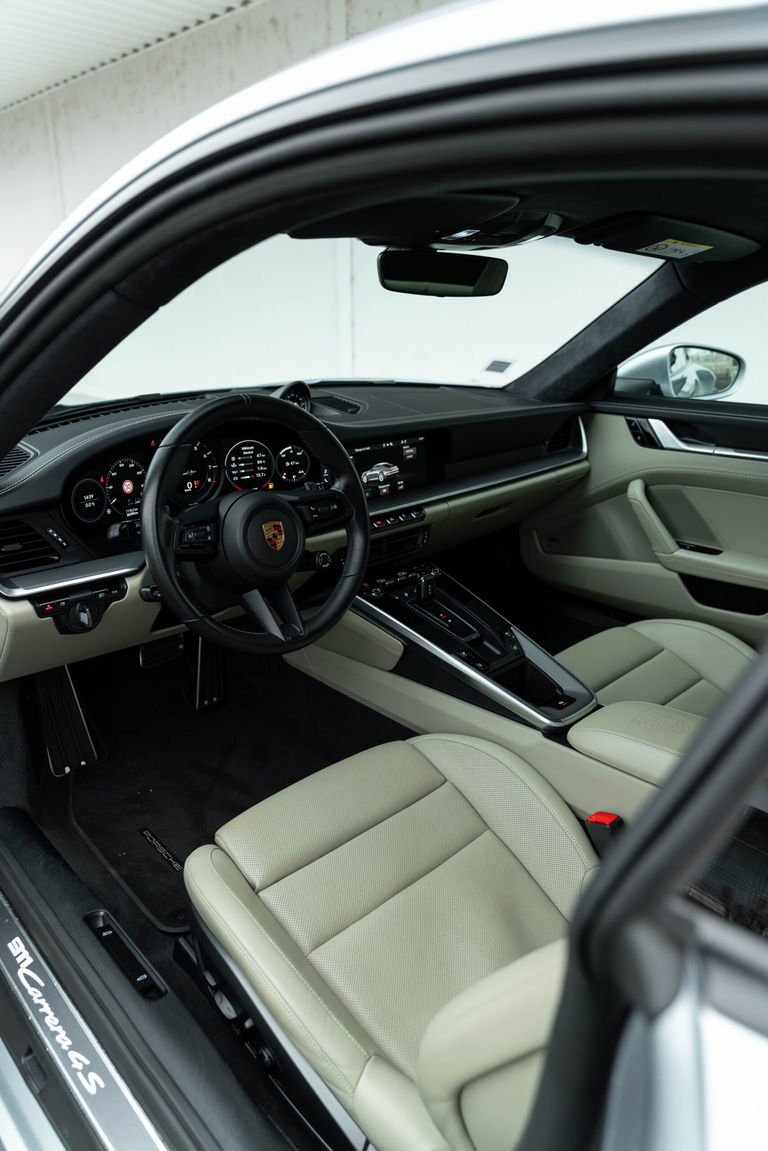 Porsche 992 Carrera 4S