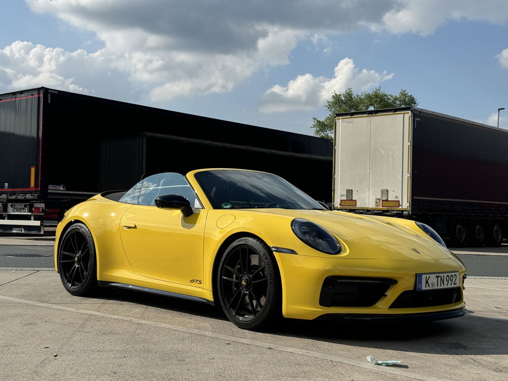 Porsche 992 Carrera 4 GTS