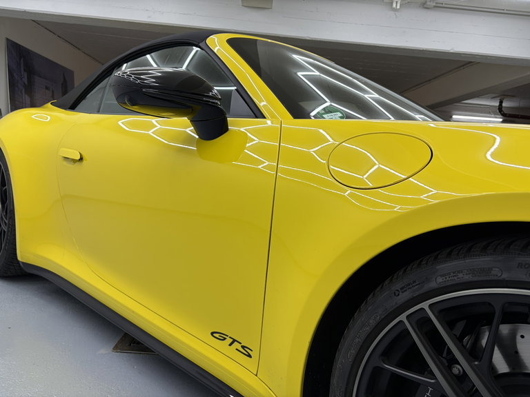 Porsche 992 Carrera 4 GTS