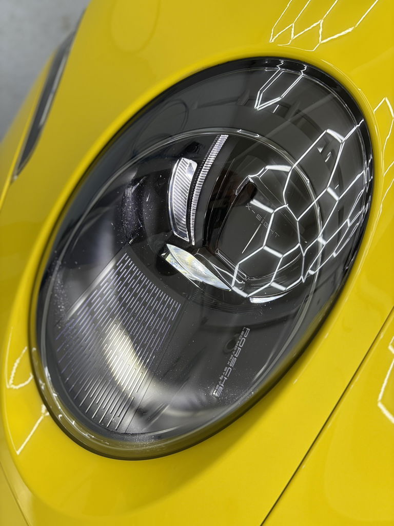 Porsche 992 Carrera 4 GTS