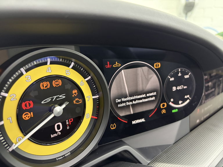 Porsche 992 Carrera 4 GTS