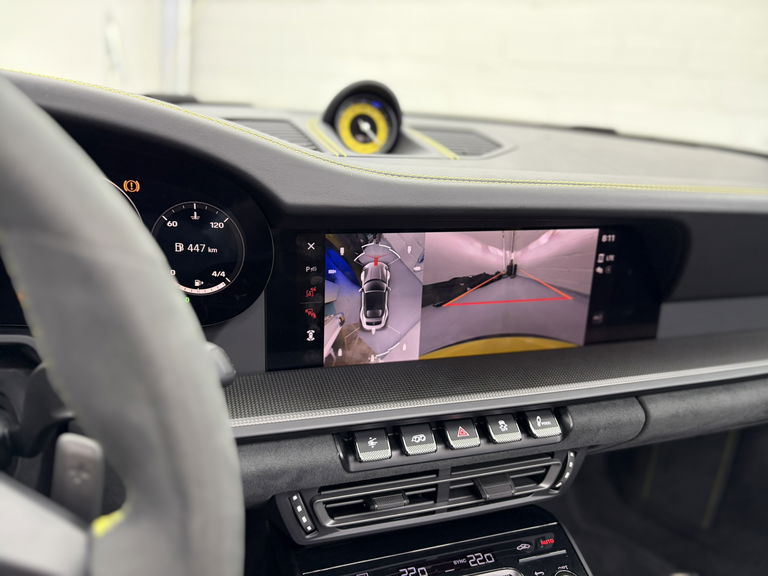 Porsche 992 Carrera 4 GTS