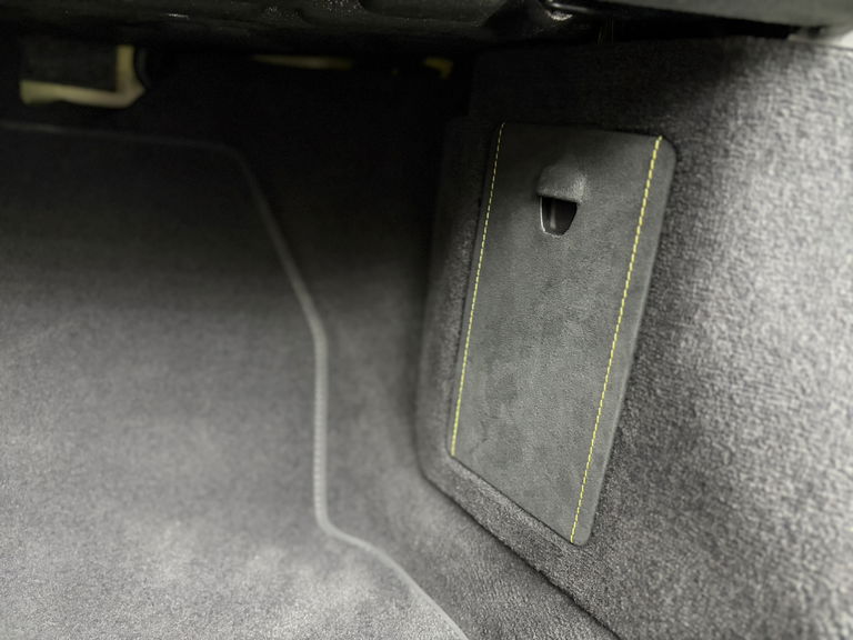 Porsche 992 Carrera 4 GTS