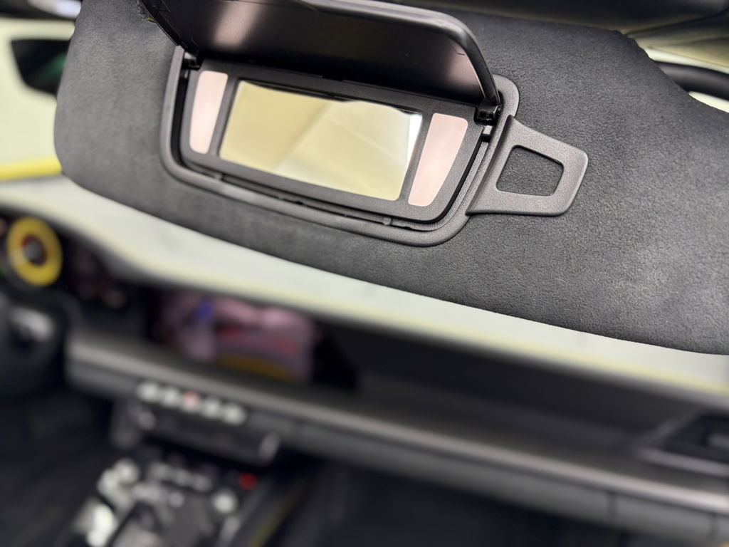 Porsche 992 Carrera 4 GTS