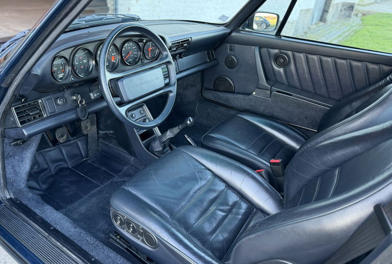 Porsche 911 Carrera 3.2