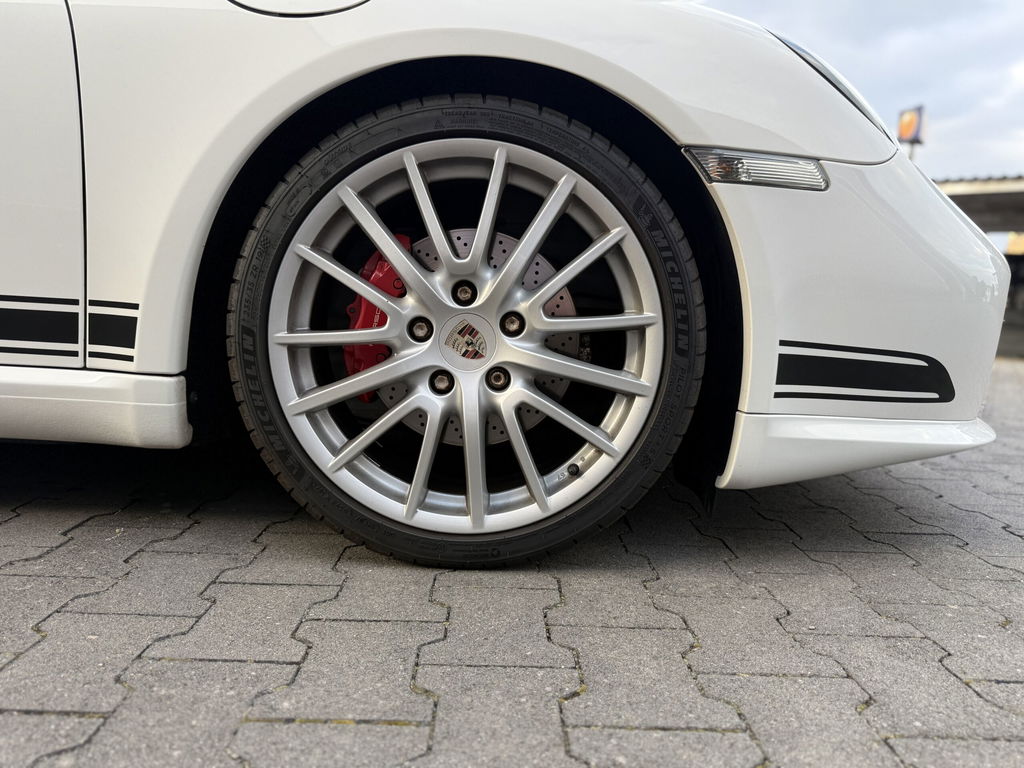 Porsche 987 Cayman R