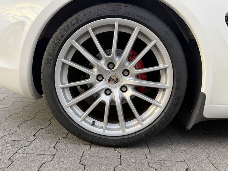 Porsche 987 Cayman R