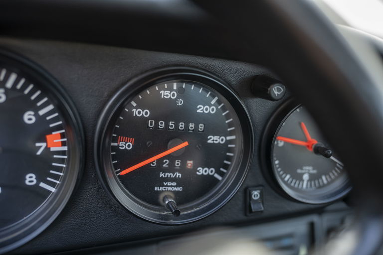 Porsche 911 Carrera 3.0