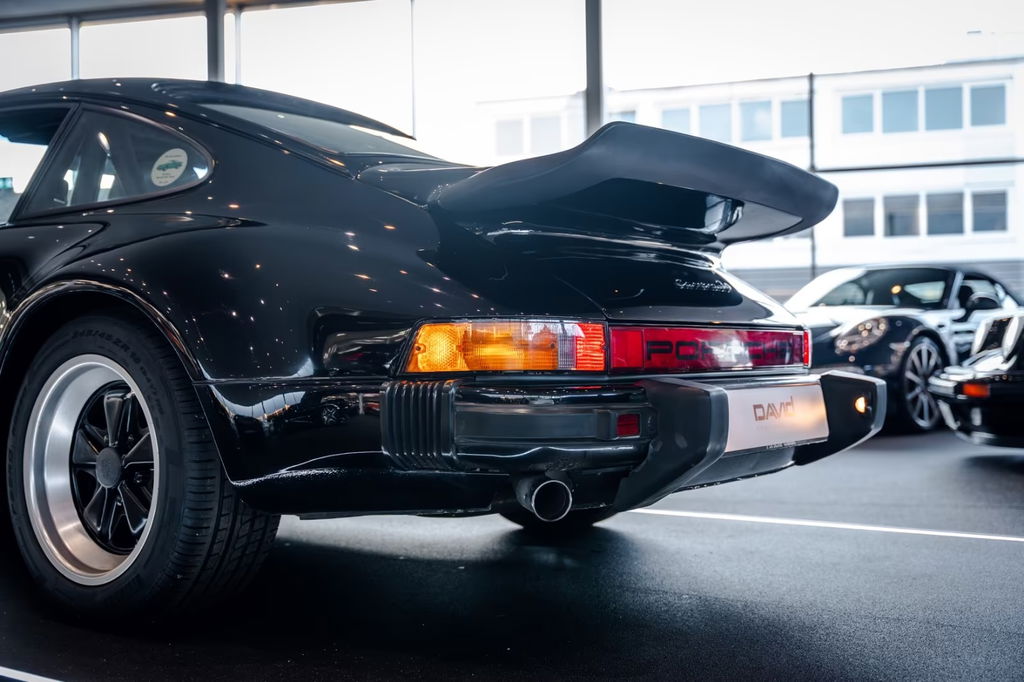 Porsche 911 Carrera 3.0