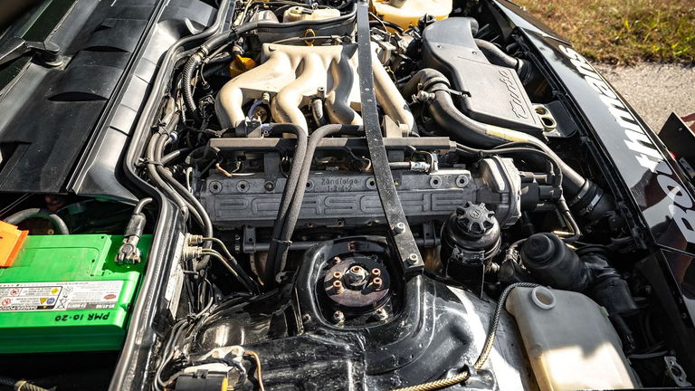 Porsche 944 Turbo Cup