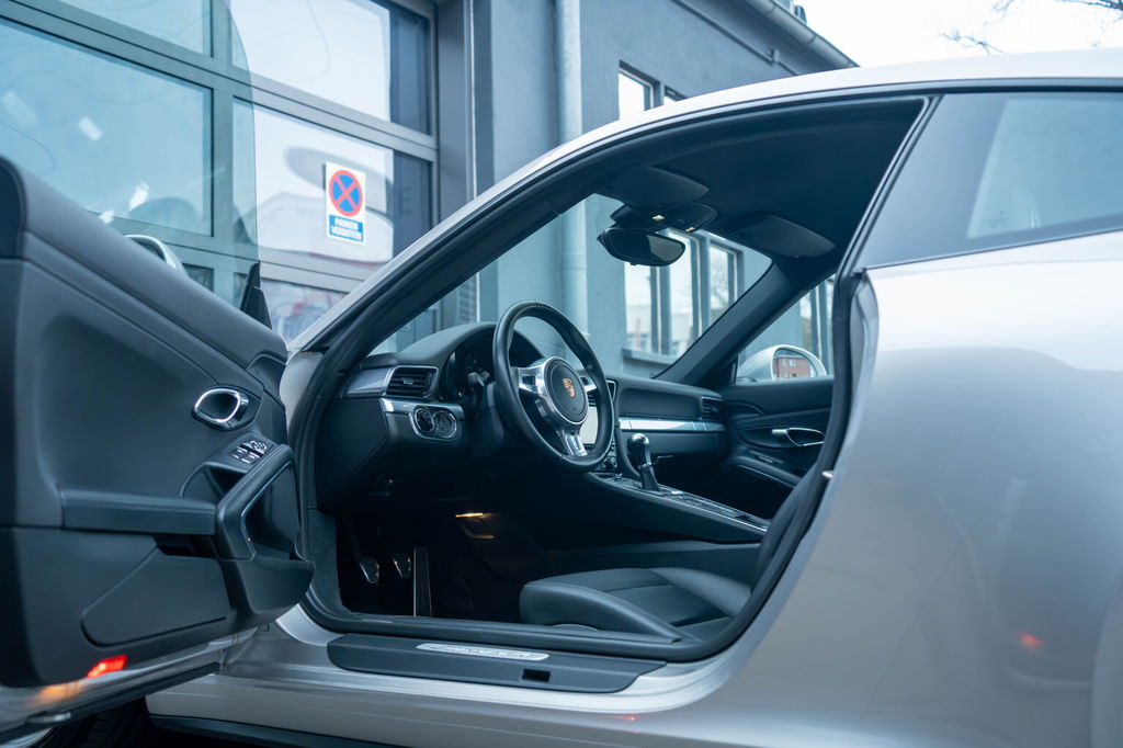 Porsche 991 Carrera 4