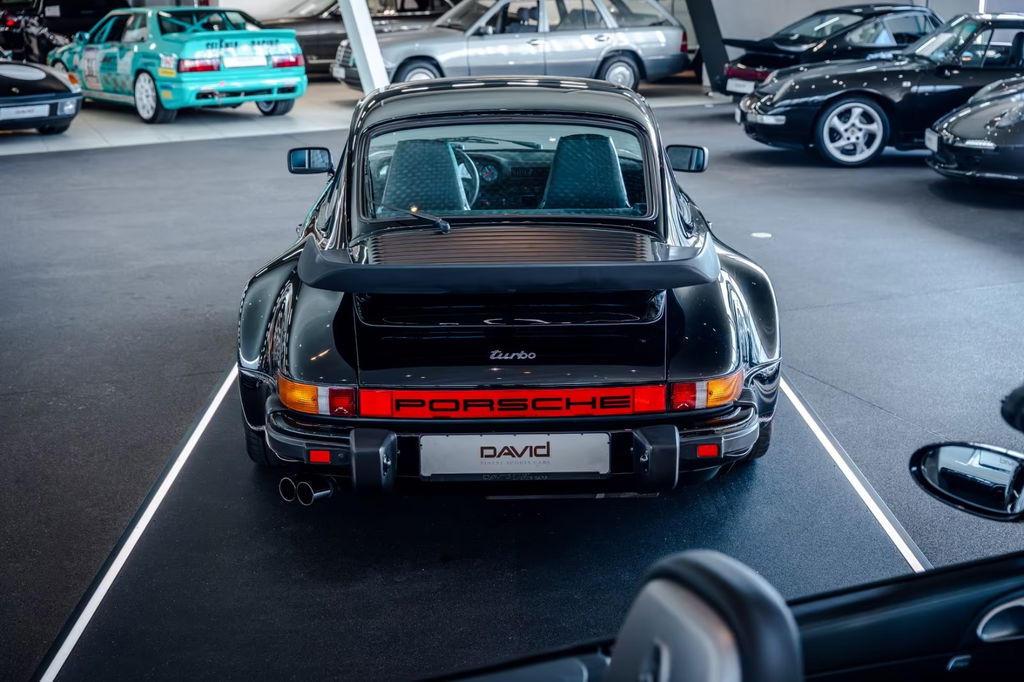 Porsche 911 Turbo 3.3