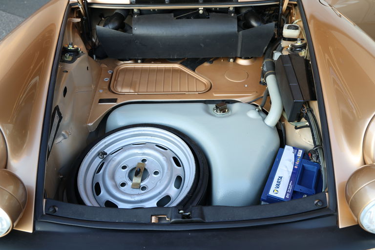 Porsche 911 Carrera 2.7