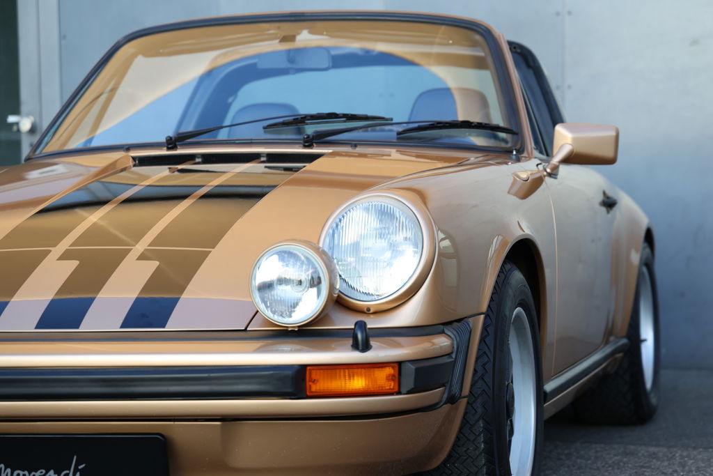 Porsche 911 Carrera 2.7