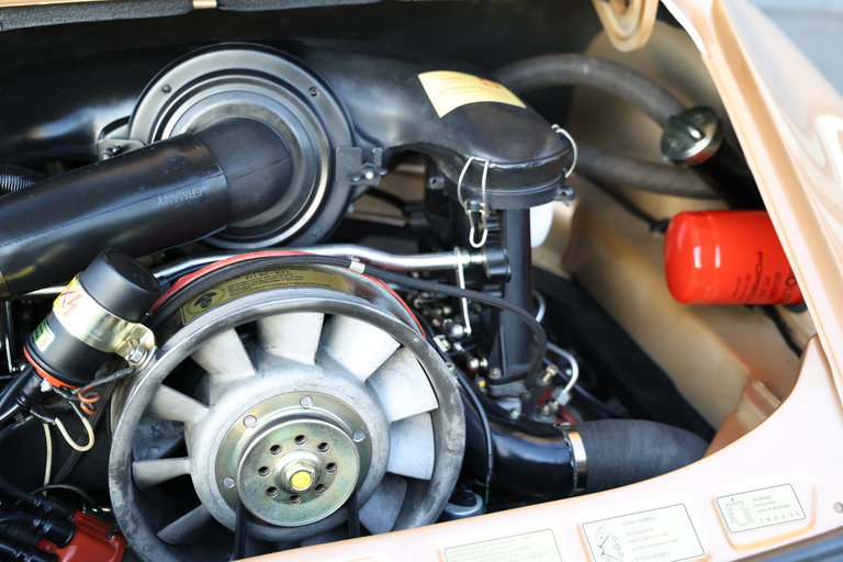 Porsche 911 Carrera 2.7