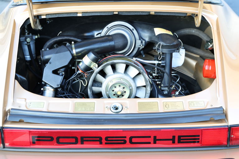 Porsche 911 Carrera 2.7