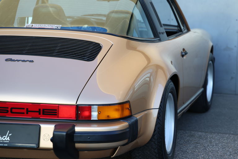 Porsche 911 Carrera 2.7