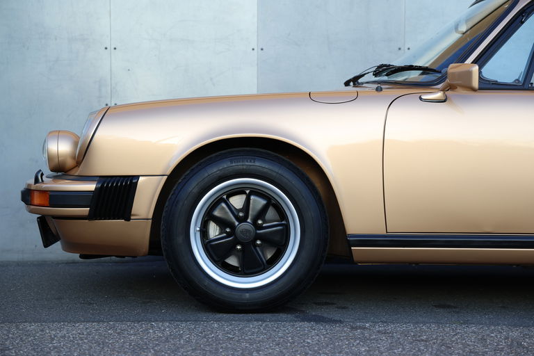 Porsche 911 Carrera 2.7