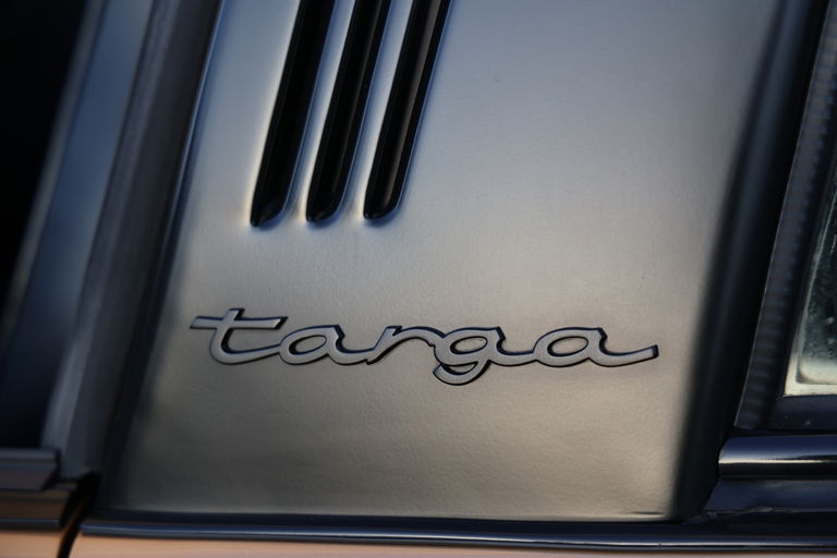 Porsche 911 Carrera 2.7