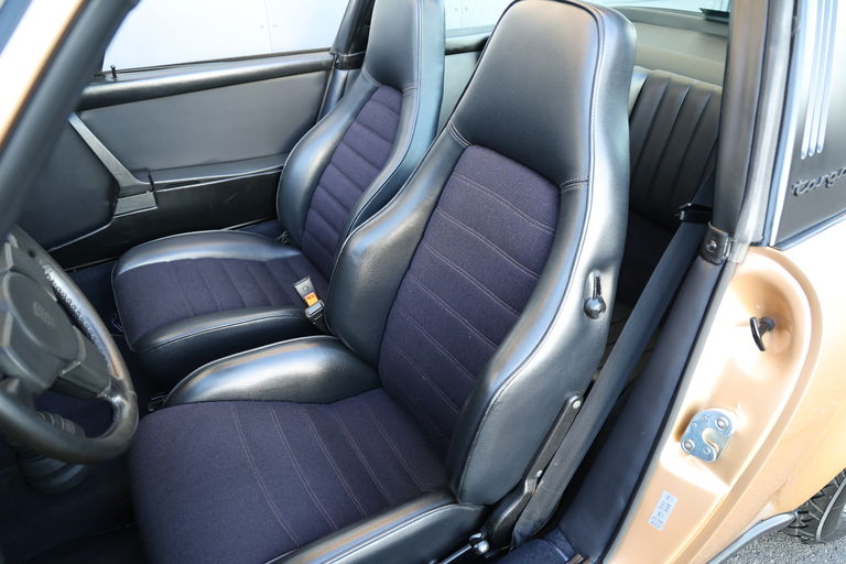 Porsche 911 Carrera 2.7