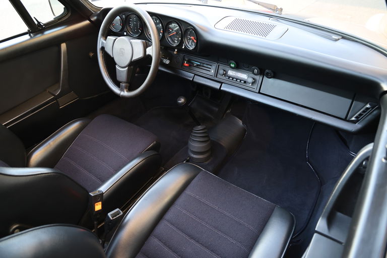 Porsche 911 Carrera 2.7