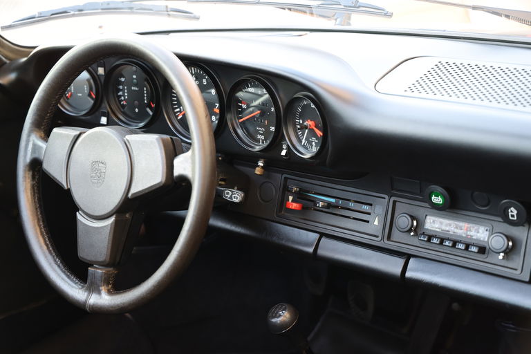 Porsche 911 Carrera 2.7