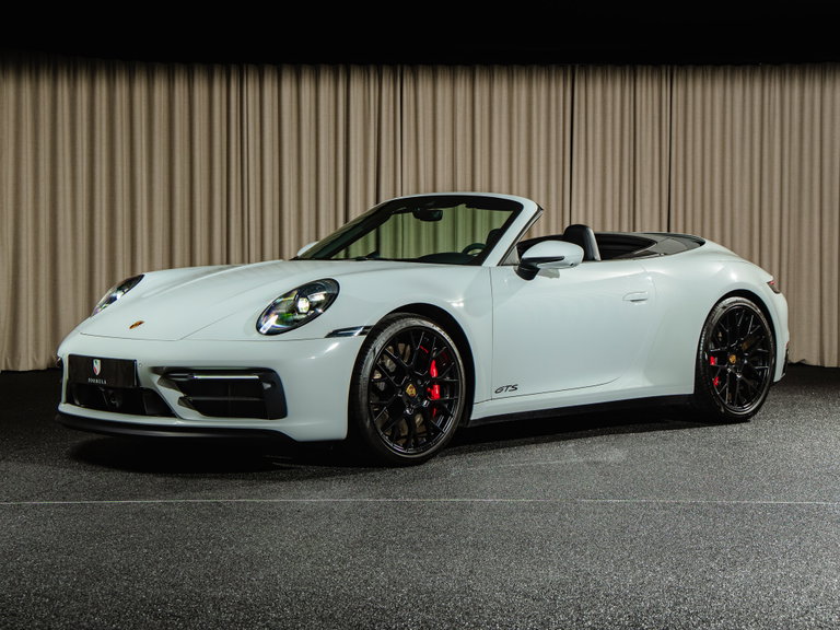 Porsche 992 Carrera 4 GTS