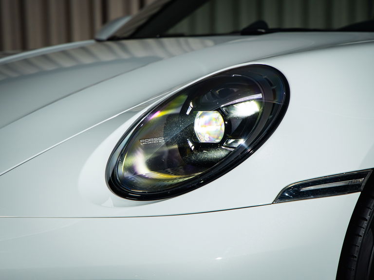 Porsche 992 Carrera 4 GTS