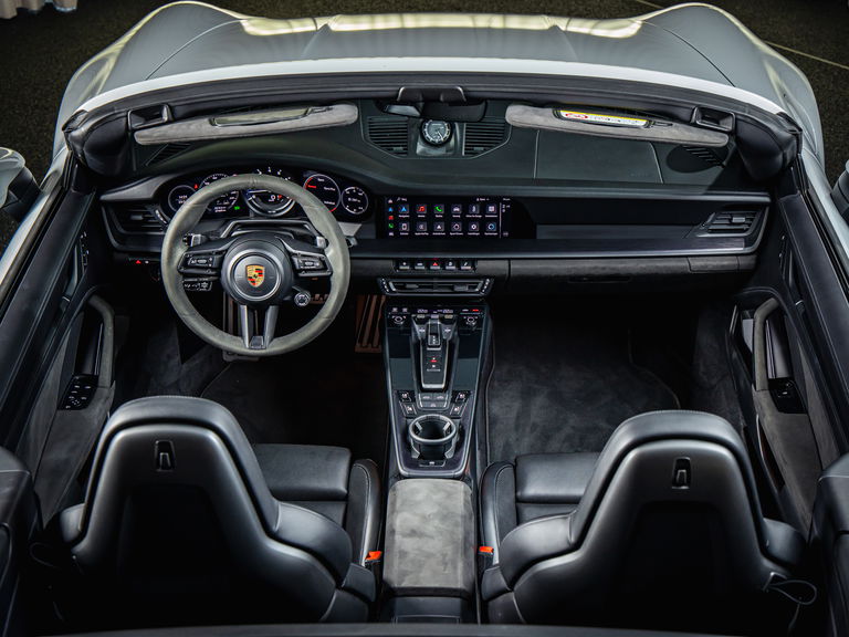 Porsche 992 Carrera 4 GTS