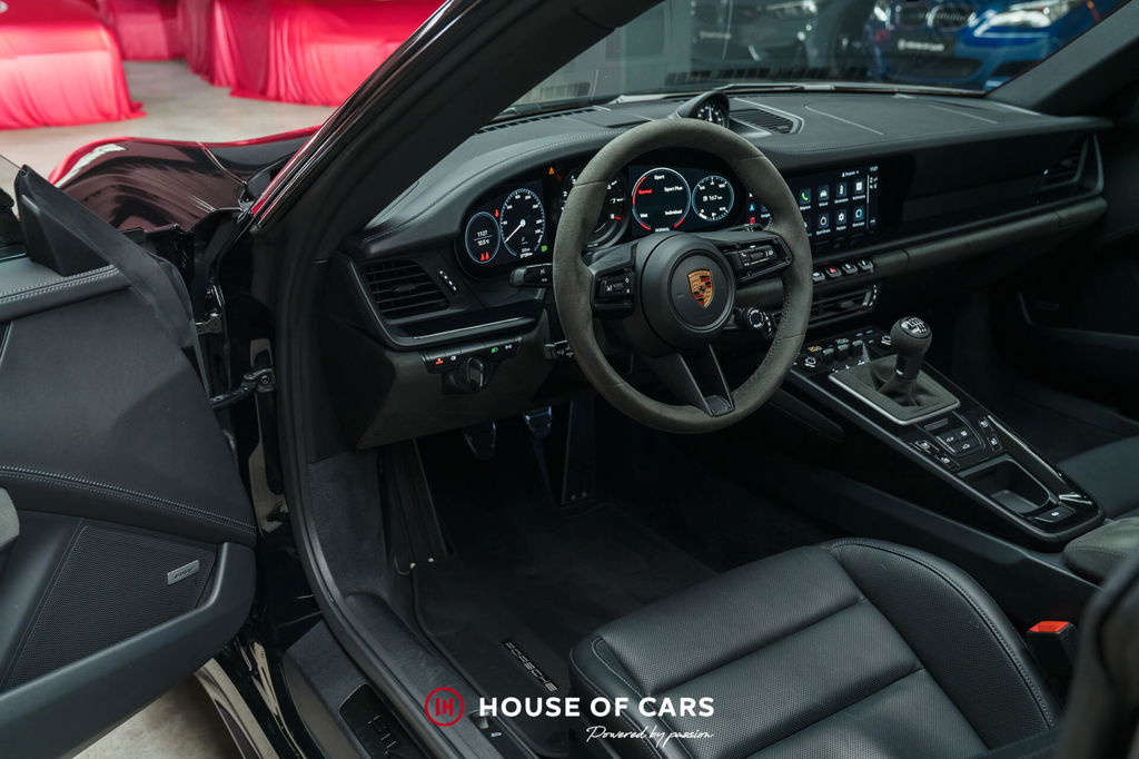 Porsche 992 Carrera GTS