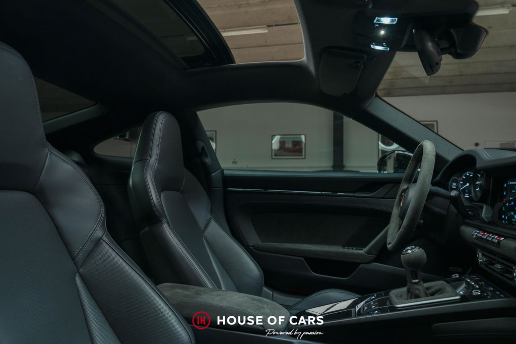 Porsche 992 Carrera GTS