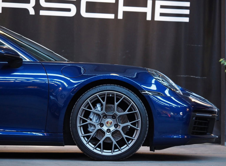 Porsche 992 Carrera
