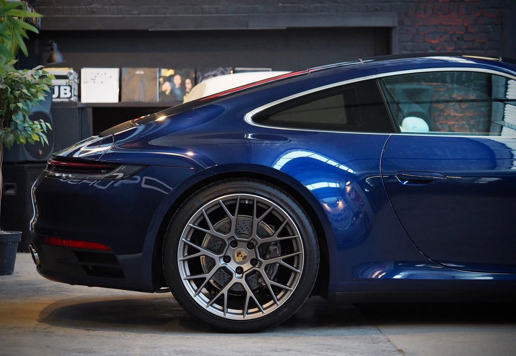 Porsche 992 Carrera