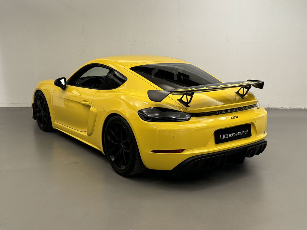 Porsche 718 Cayman GT4