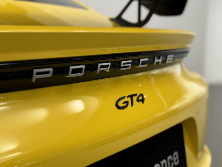 Porsche 718 Cayman GT4