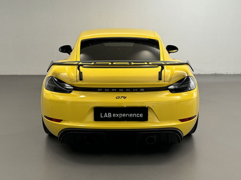 Porsche 718 Cayman GT4