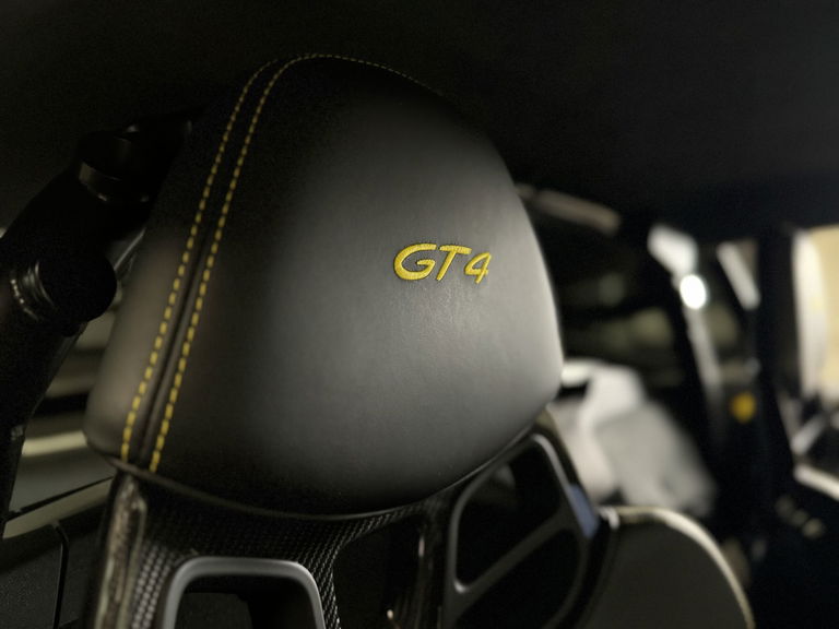Porsche 718 Cayman GT4