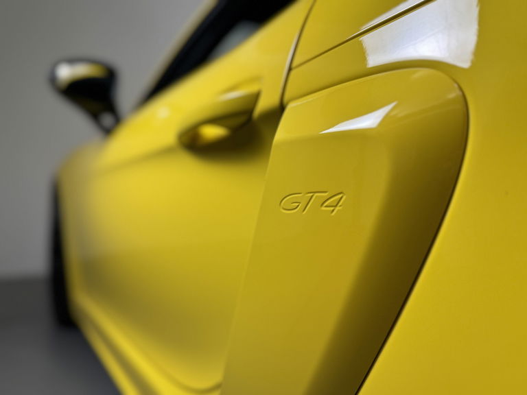 Porsche 718 Cayman GT4