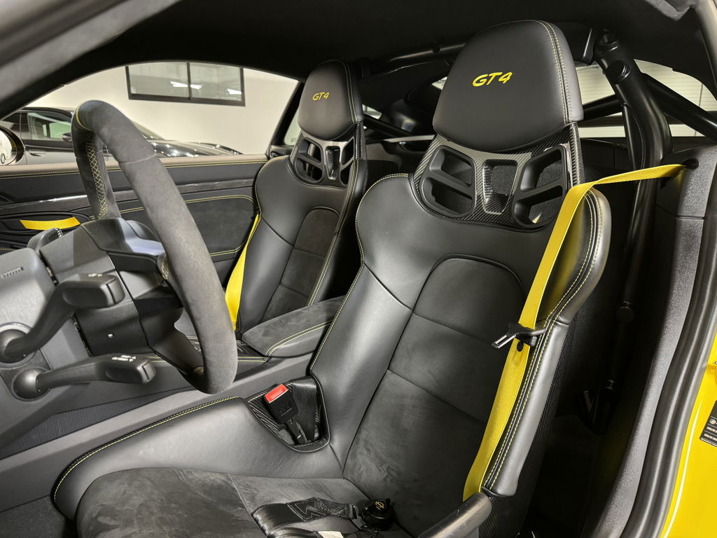 Porsche 718 Cayman GT4