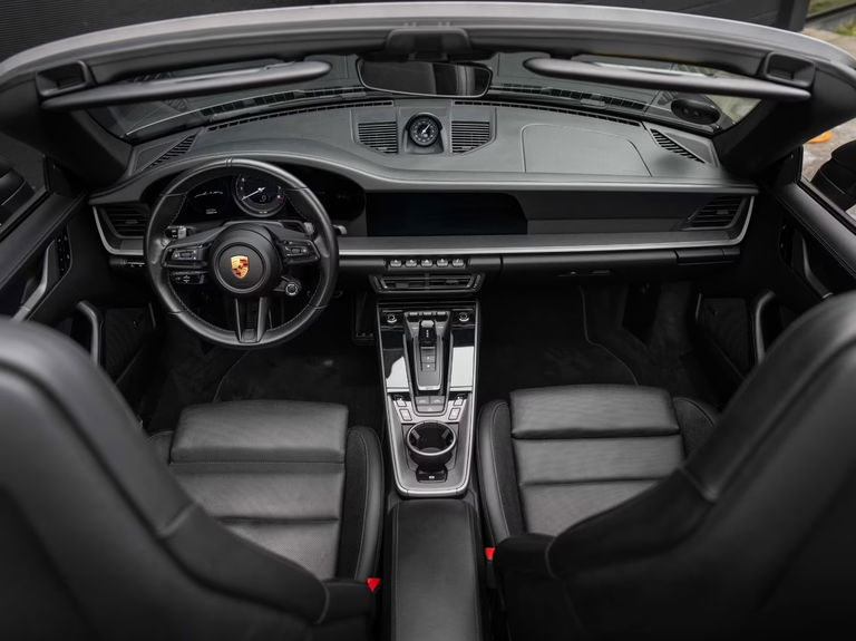 Porsche 992 Carrera 4S