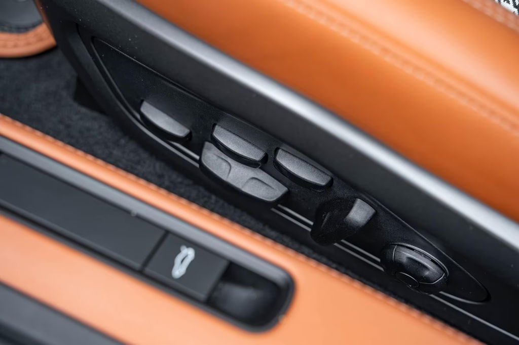 Porsche 992 Sport Classic