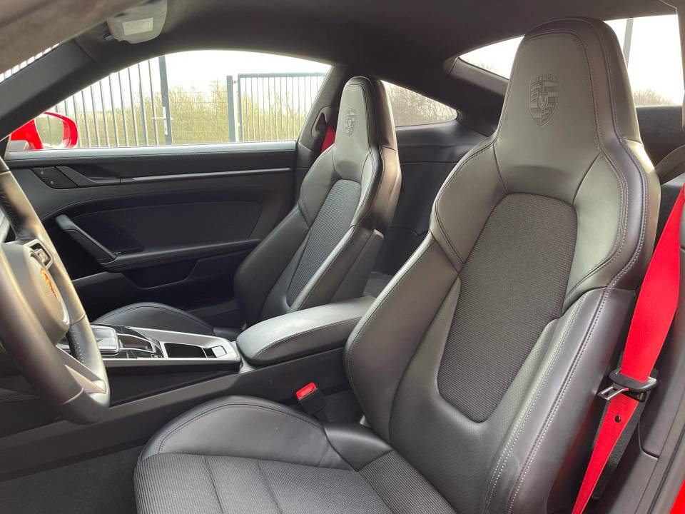 Porsche 992 GT3 Touring